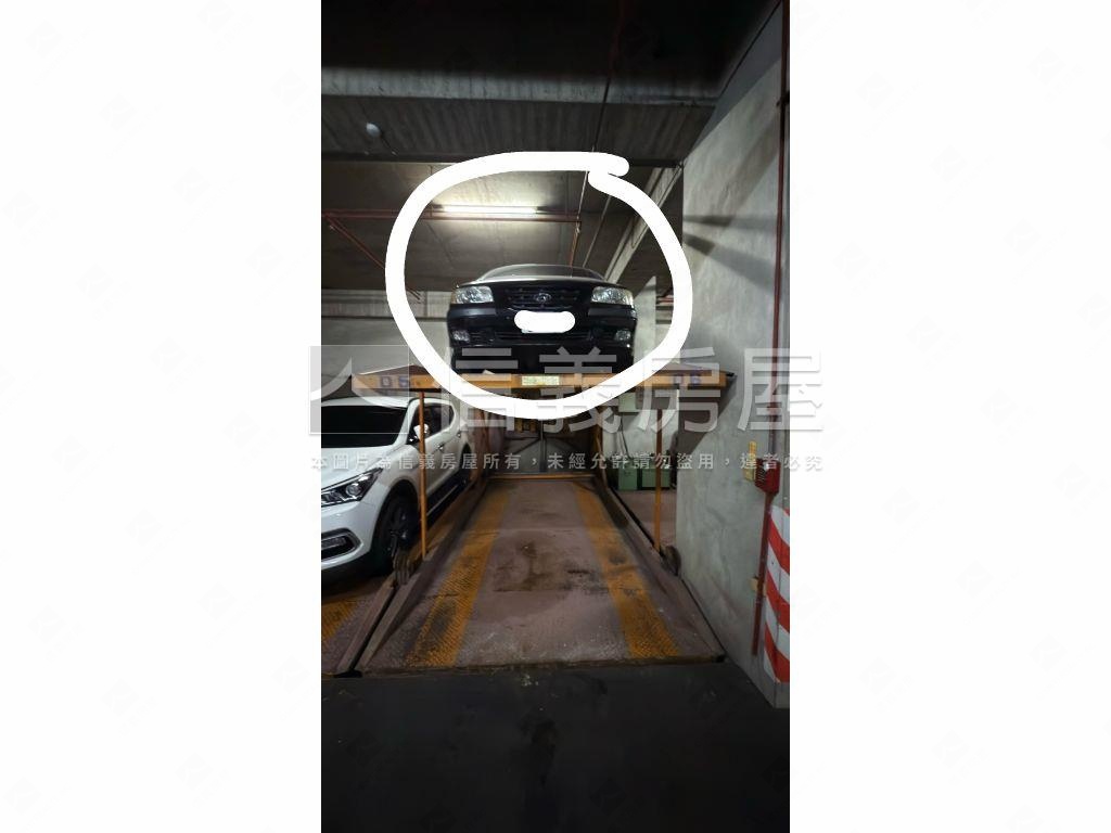 （稀有釋出）四房附車位房屋室內格局與周邊環境