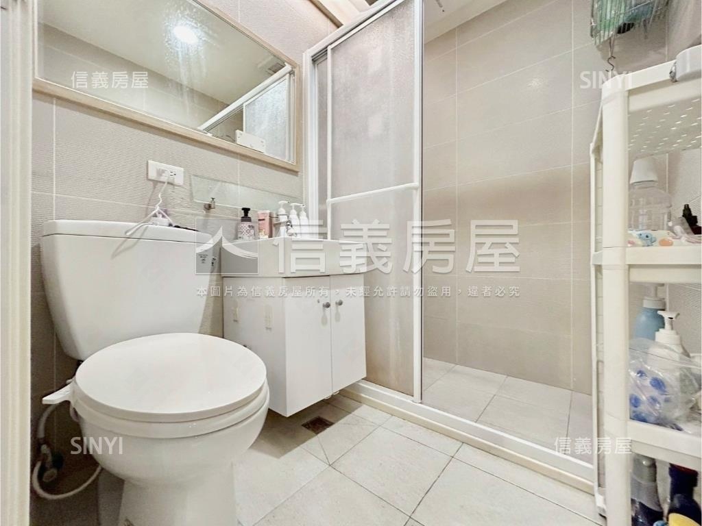 新莊街美３房附車位房屋室內格局與周邊環境