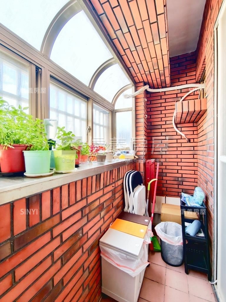 新莊街美３房附車位房屋室內格局與周邊環境