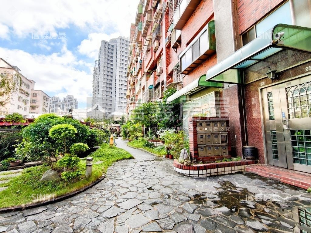 新莊街美３房附車位房屋室內格局與周邊環境