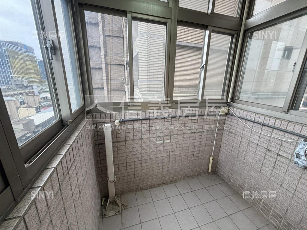 民生霸氣遼闊後棟好宅房屋室內格局與周邊環境