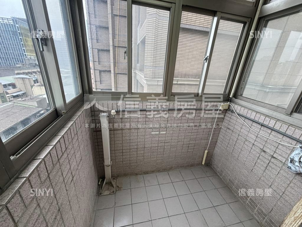 民生霸氣遼闊後棟好宅房屋室內格局與周邊環境