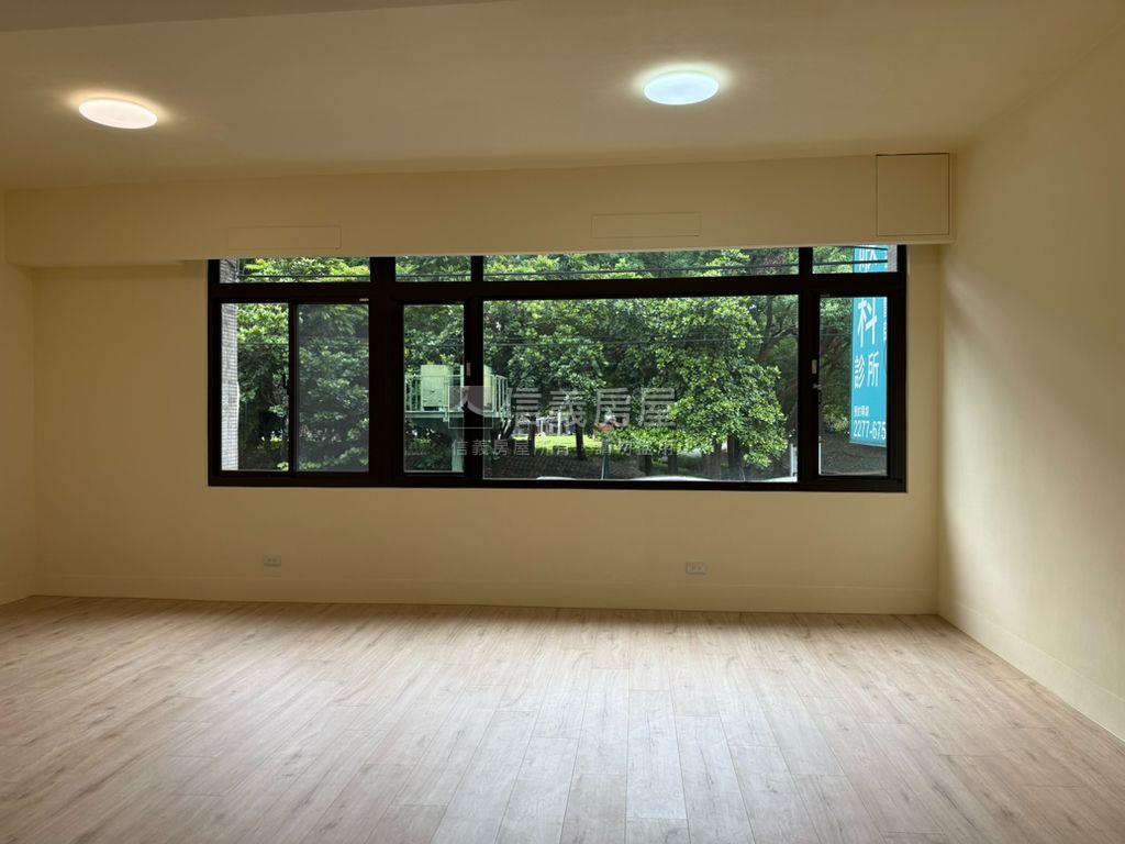 萬坪公園公寓２樓房屋室內格局與周邊環境