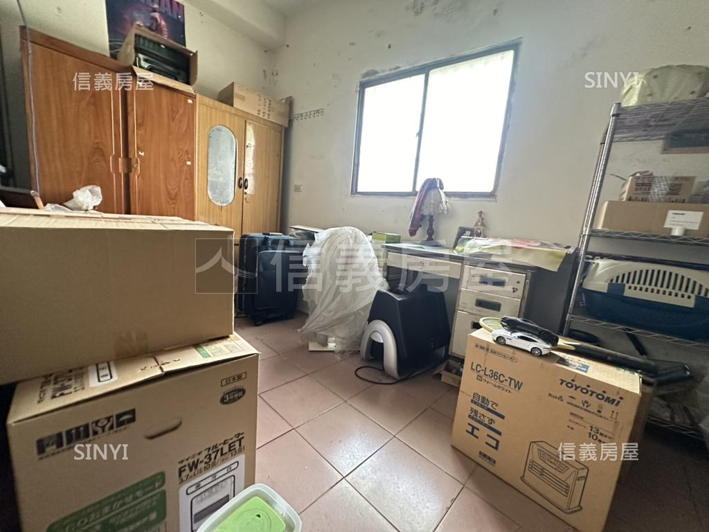 園道第一排大地坪透天Ｂ房屋室內格局與周邊環境