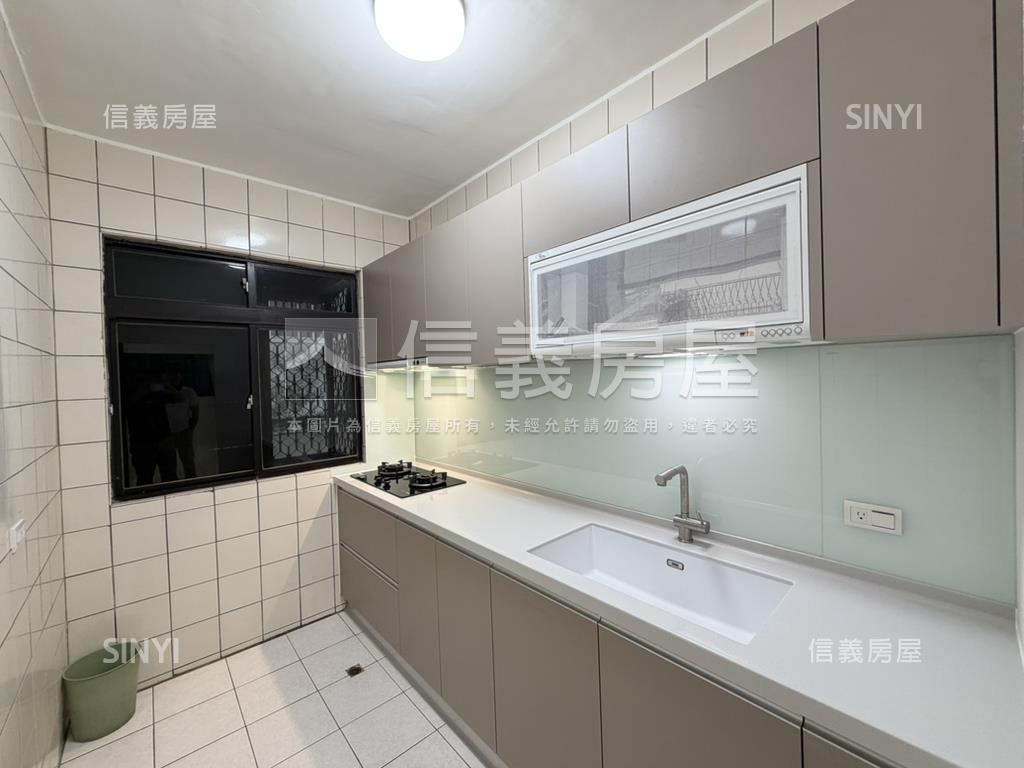 大觀園電梯三房頂樓大空間房屋室內格局與周邊環境