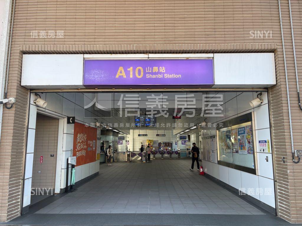 Ａ１０捷運宅裝潢兩房車位房屋室內格局與周邊環境