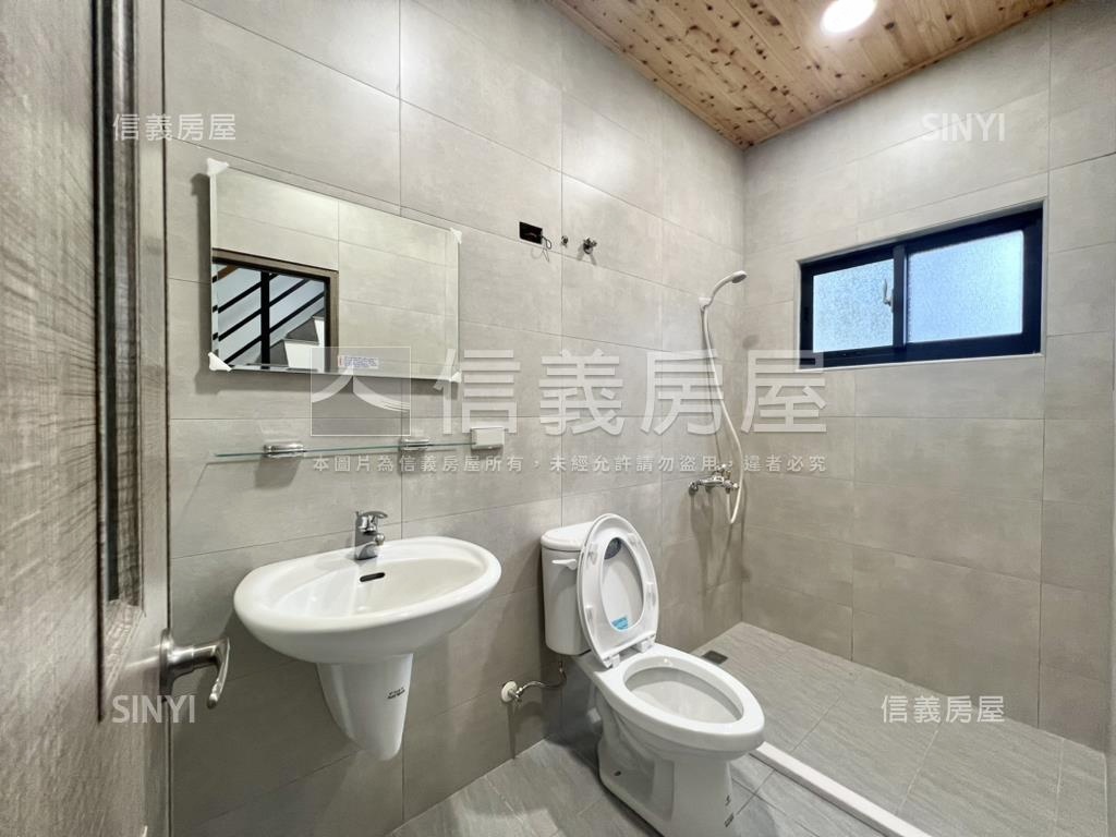 東區角窗整新優質店面房屋室內格局與周邊環境