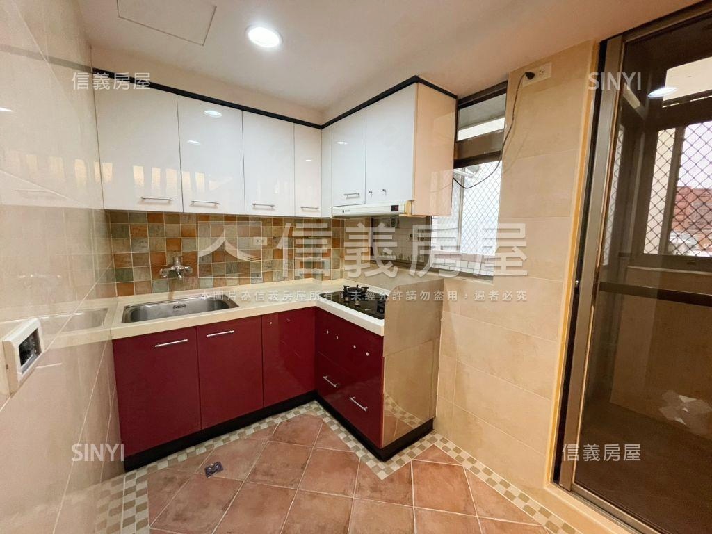 重陽富貴雅緻三房坡平車位房屋室內格局與周邊環境