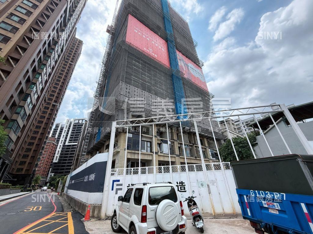 預售）新美齊河景次頂樓房屋室內格局與周邊環境