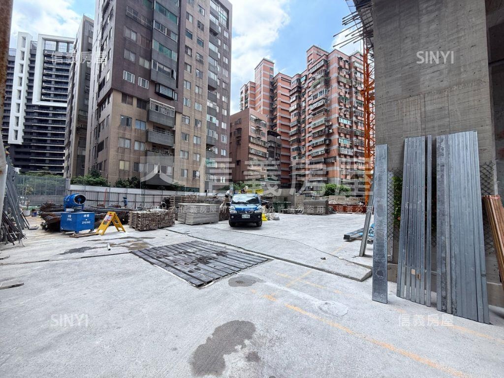 預售）新美齊河景次頂樓房屋室內格局與周邊環境