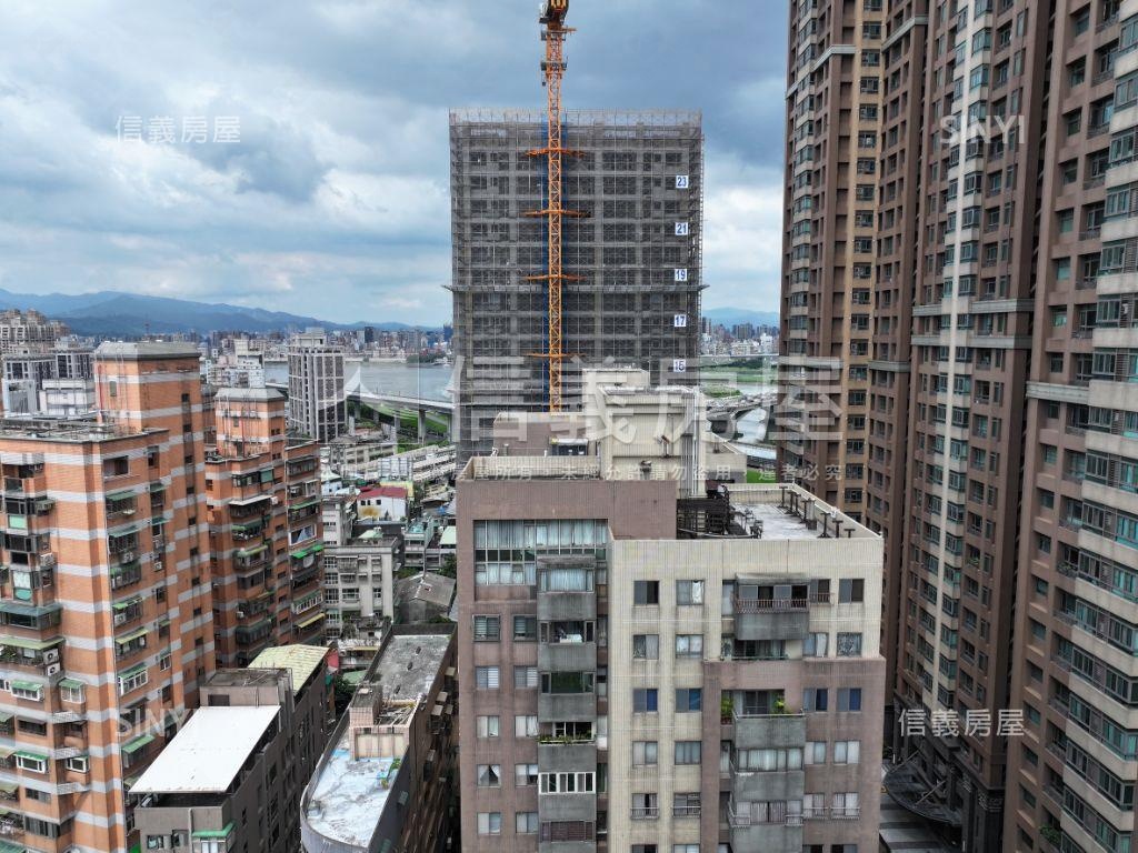 預售）新美齊河景次頂樓房屋室內格局與周邊環境