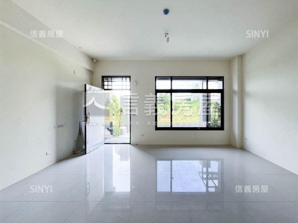 全新別墅前院停車房屋室內格局與周邊環境