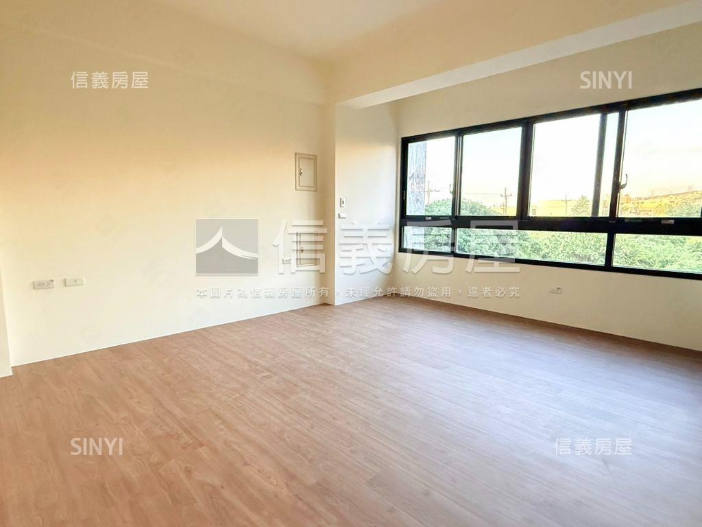 全新別墅前院停車房屋室內格局與周邊環境