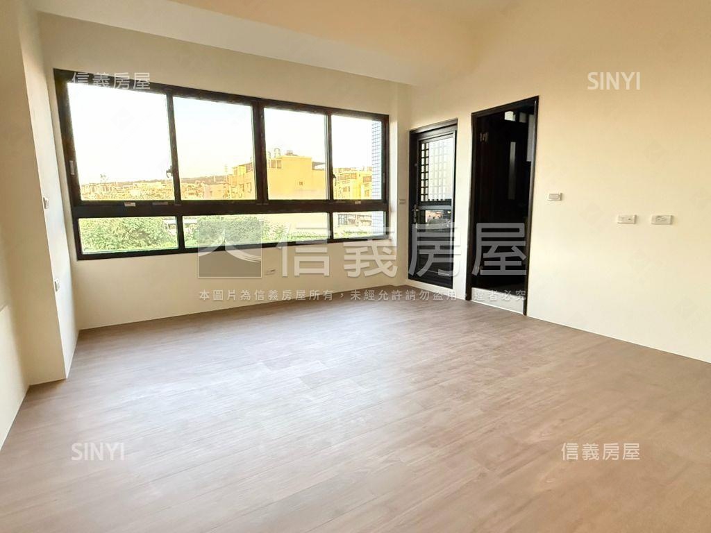 全新別墅前院停車房屋室內格局與周邊環境