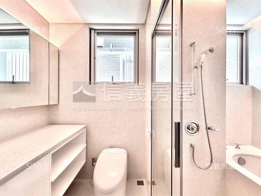 理仁柏舍信義獨賣１８Ｄ房屋室內格局與周邊環境