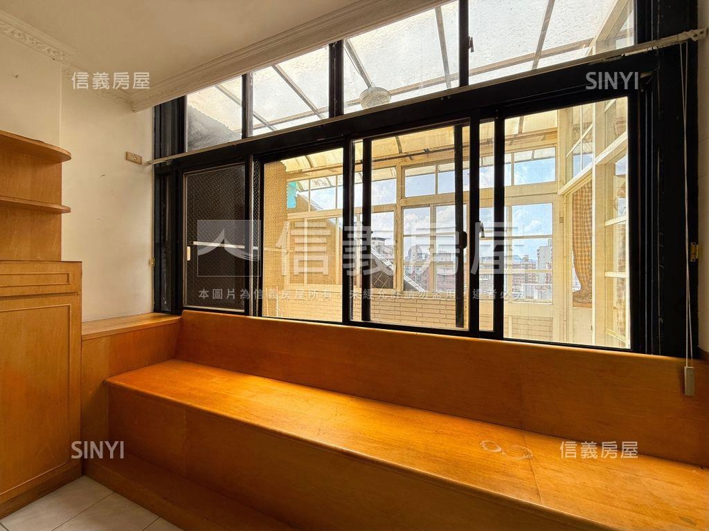 捷運Ｙ３站首購溫馨華廈宅房屋室內格局與周邊環境