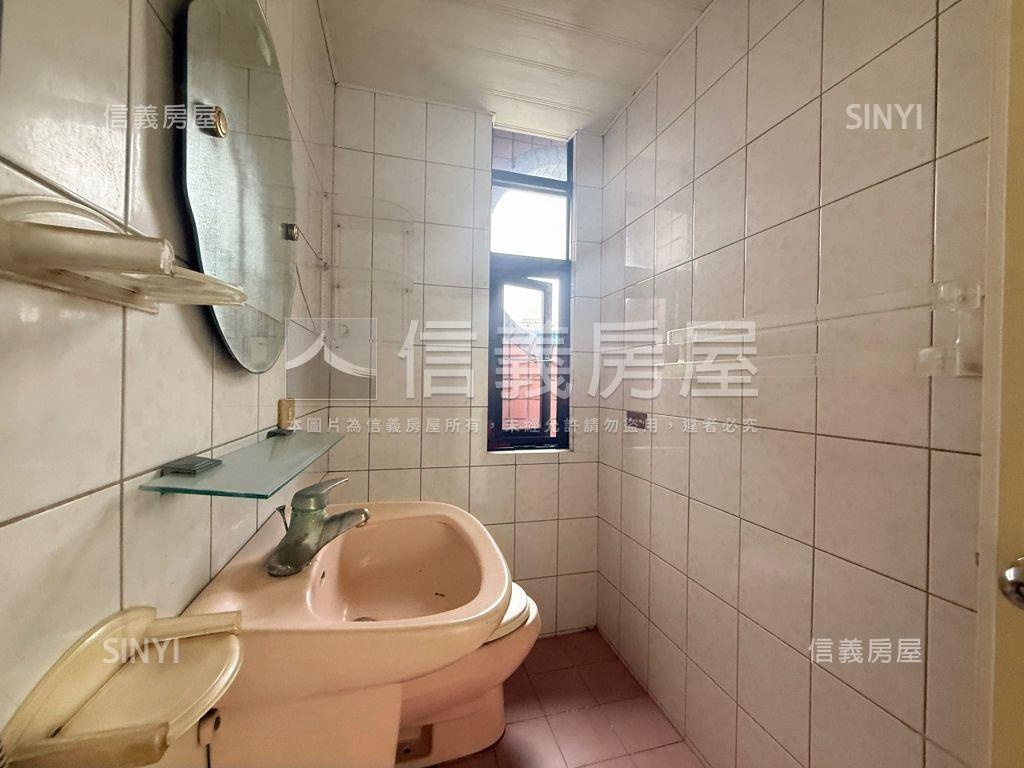 捷運Ｙ３站首購溫馨華廈宅房屋室內格局與周邊環境