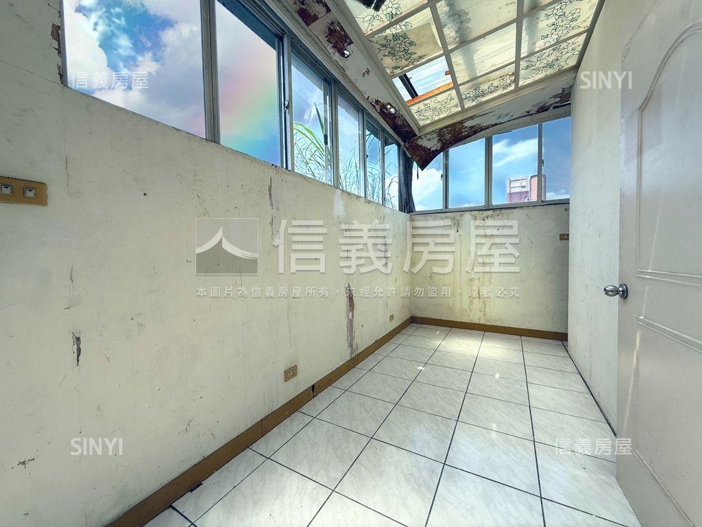 捷運Ｙ３站首購溫馨華廈宅房屋室內格局與周邊環境