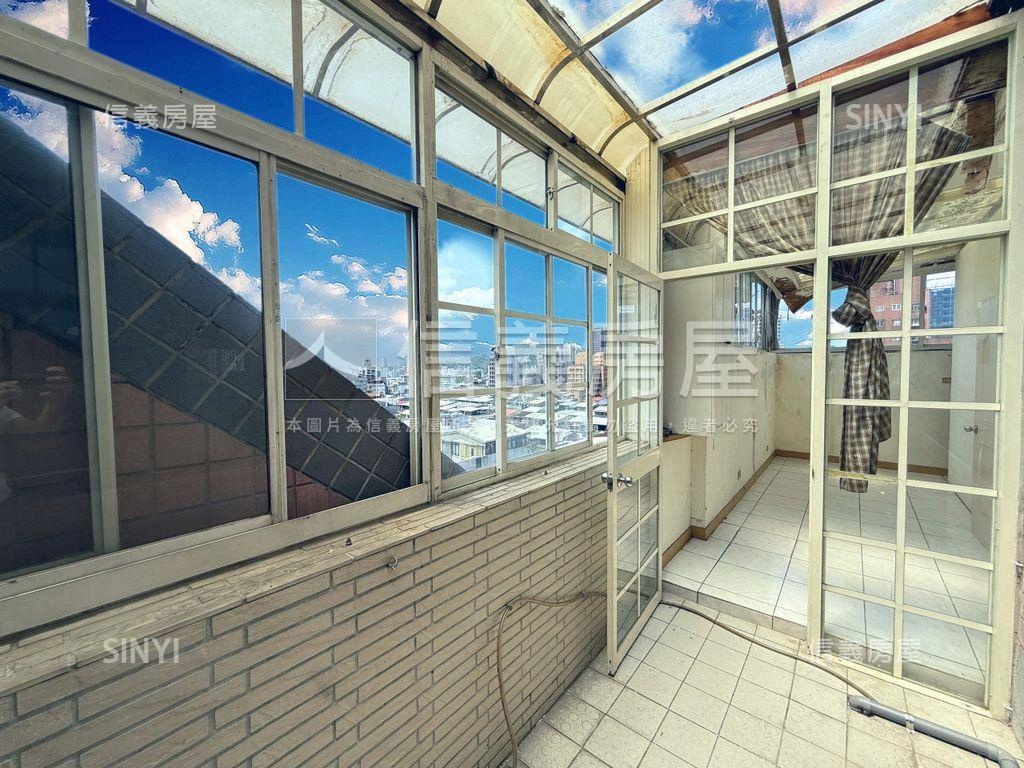 捷運Ｙ３站首購溫馨華廈宅房屋室內格局與周邊環境