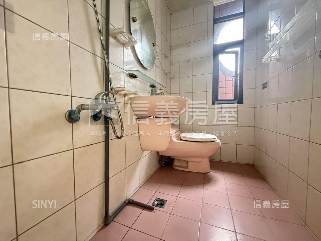 捷運Ｙ３站首購溫馨華廈宅房屋室內格局與周邊環境