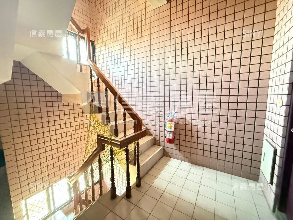 捷運Ｙ３站首購溫馨華廈宅房屋室內格局與周邊環境