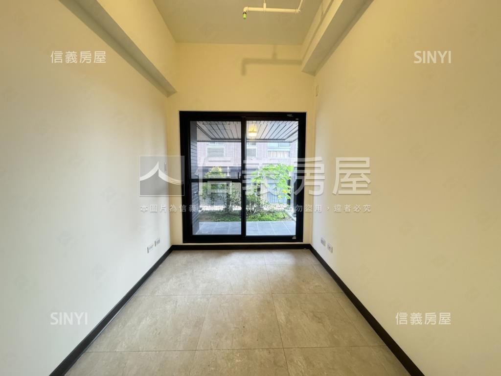 愛河左岸高樓景觀３房平車房屋室內格局與周邊環境