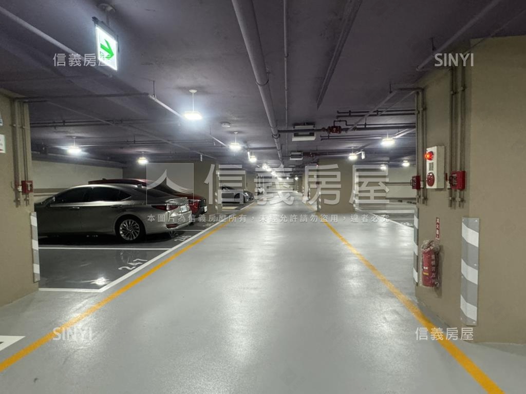 愛河左岸高樓景觀３房平車房屋室內格局與周邊環境