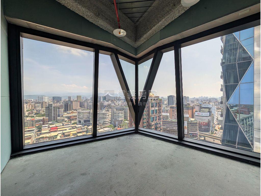 層峰地標‧１７躍上天際線房屋室內格局與周邊環境