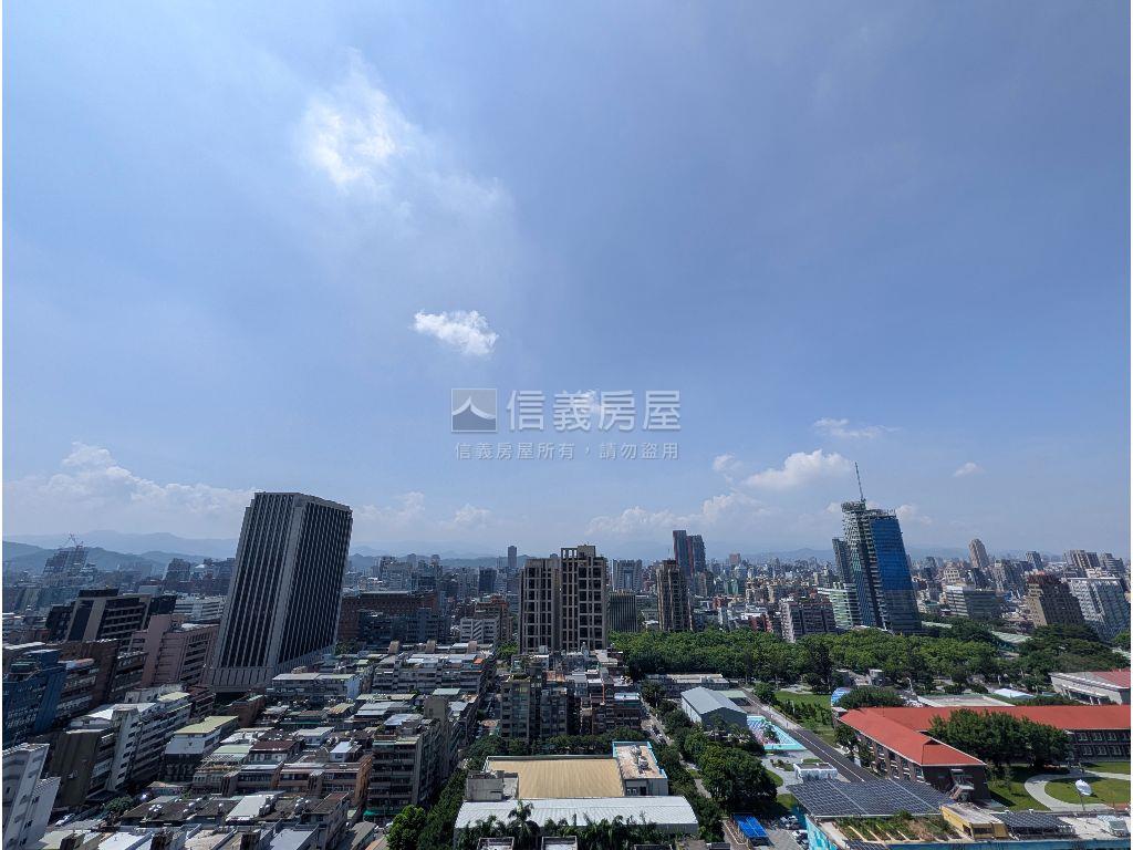 層峰地標‧１７躍上天際線房屋室內格局與周邊環境