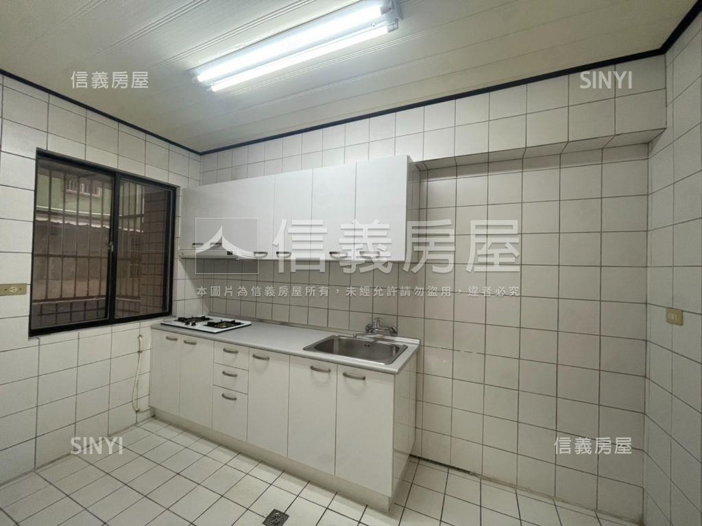 文七大空間華廈美屋加車位房屋室內格局與周邊環境