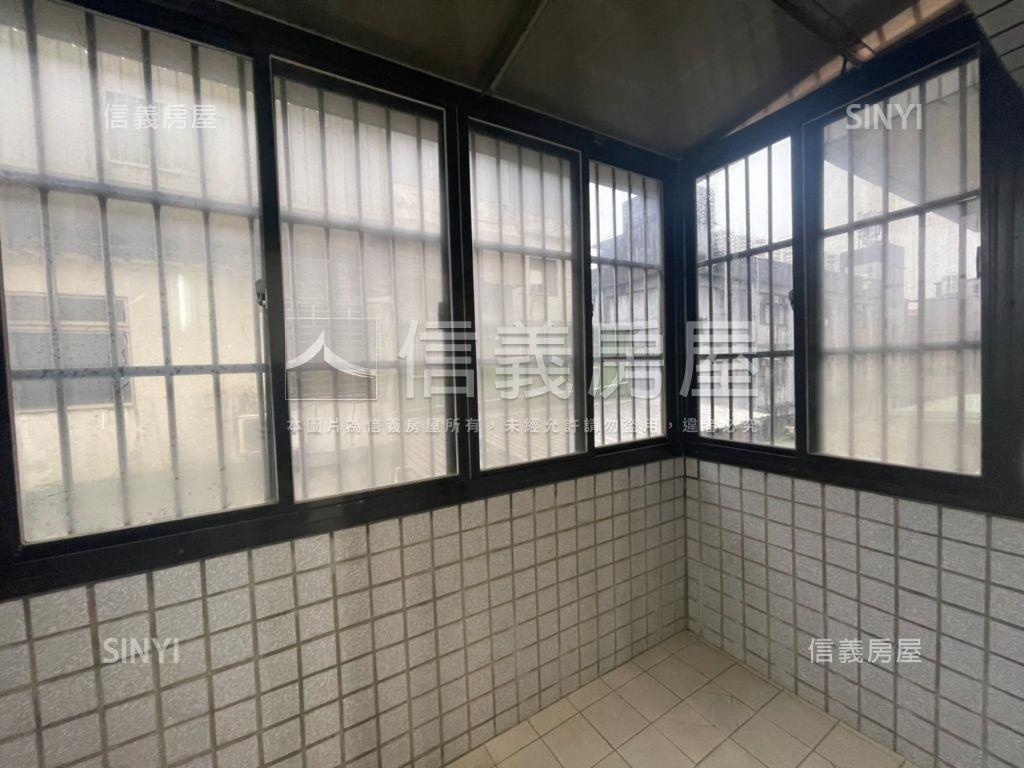 文七大空間華廈美屋加車位房屋室內格局與周邊環境