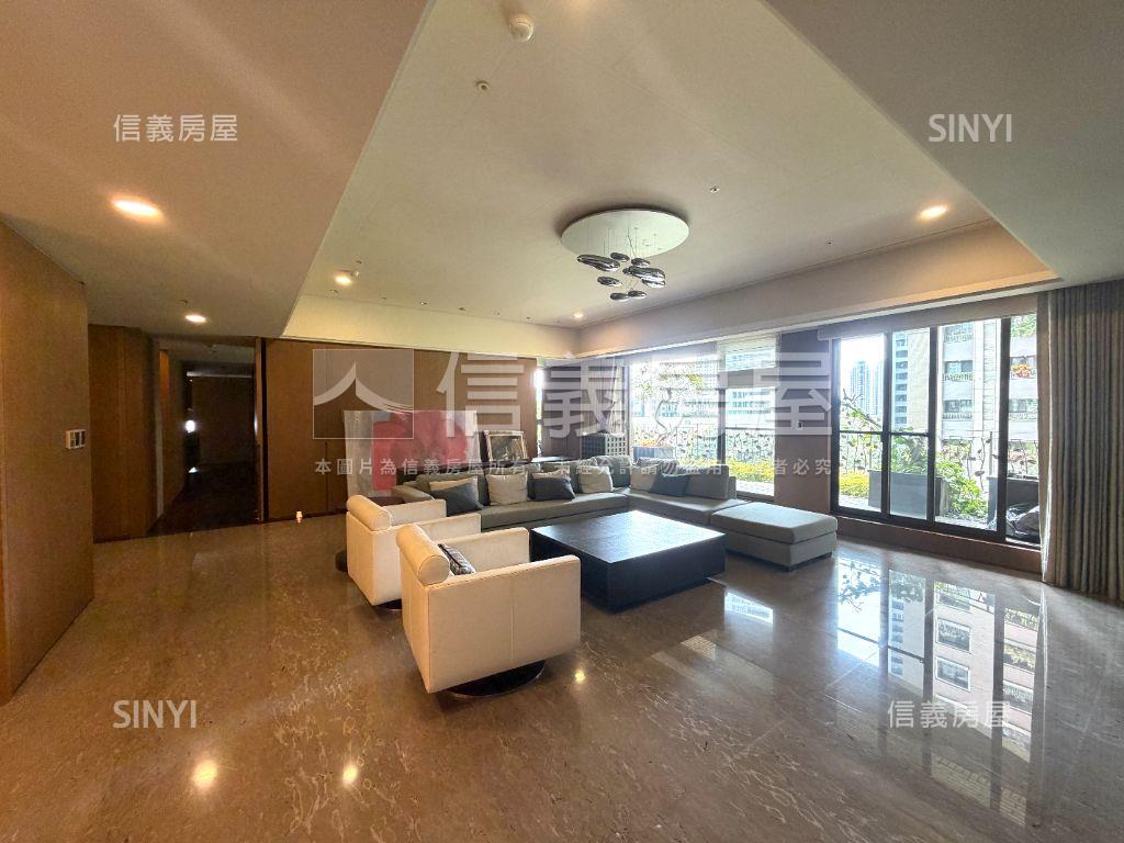 專任龍寶心臻邸５Ｂ房屋室內格局與周邊環境