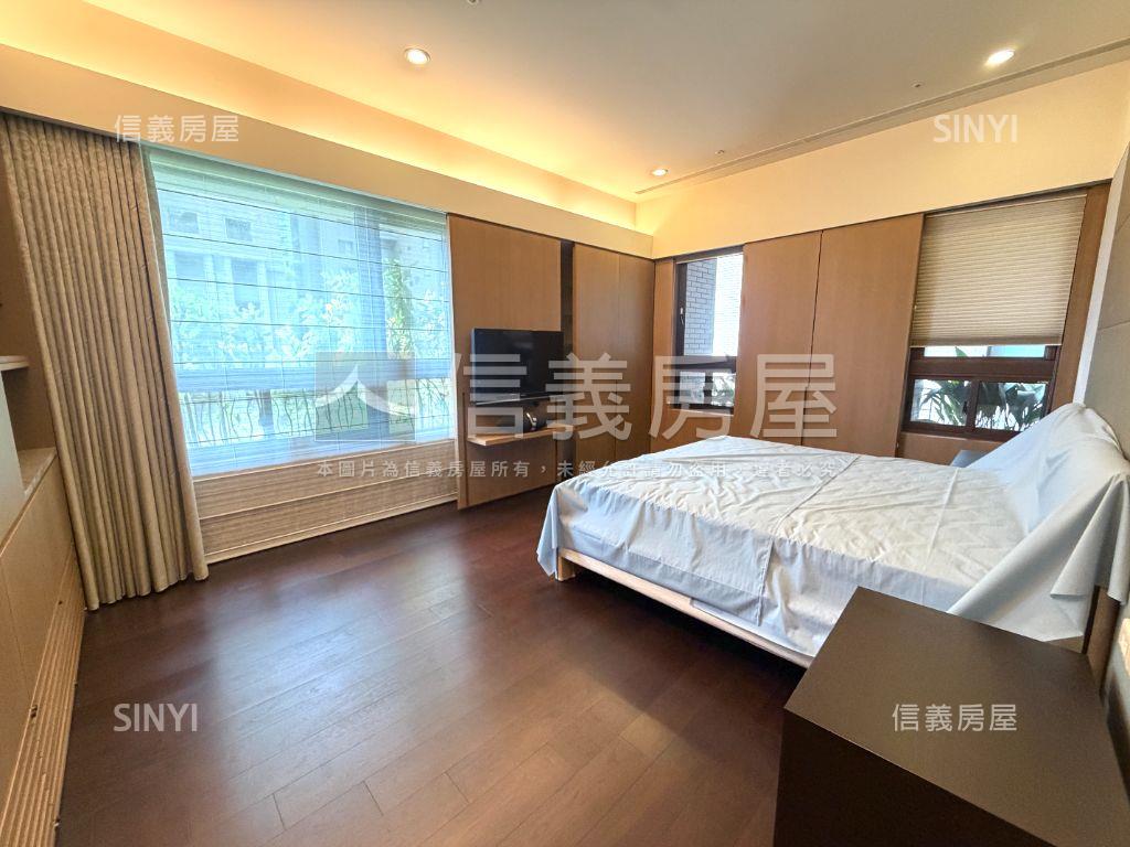 專任龍寶心臻邸５Ｂ房屋室內格局與周邊環境