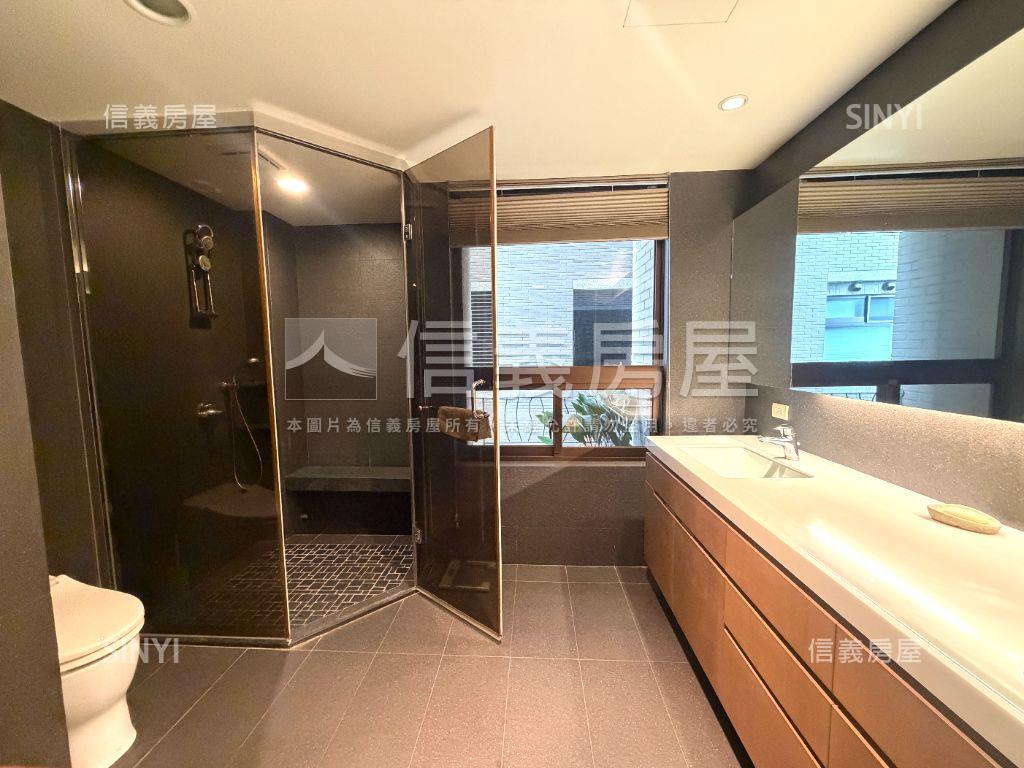 專任龍寶心臻邸５Ｂ房屋室內格局與周邊環境