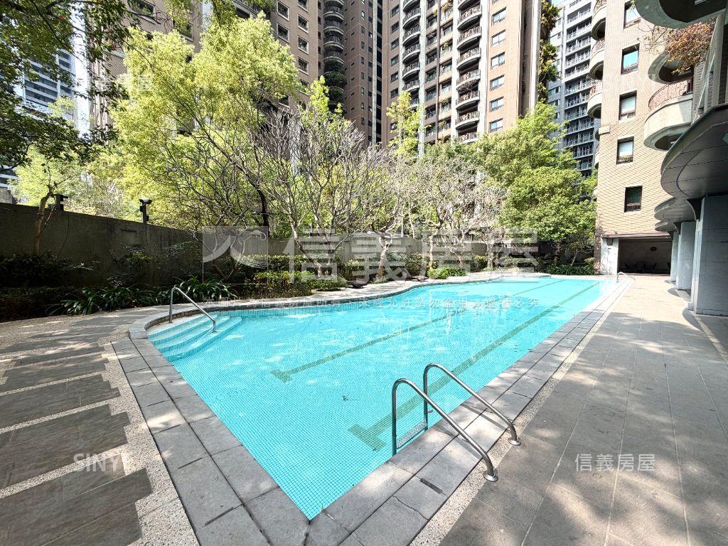 專任龍寶心臻邸５Ｂ房屋室內格局與周邊環境