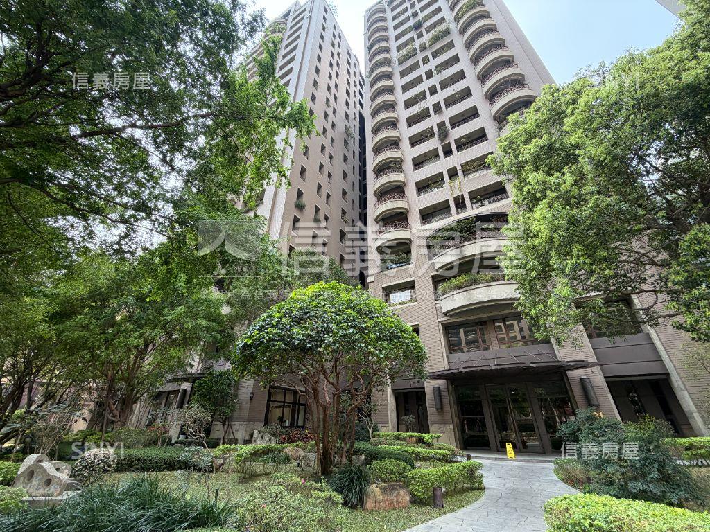 專任龍寶心臻邸５Ｂ房屋室內格局與周邊環境