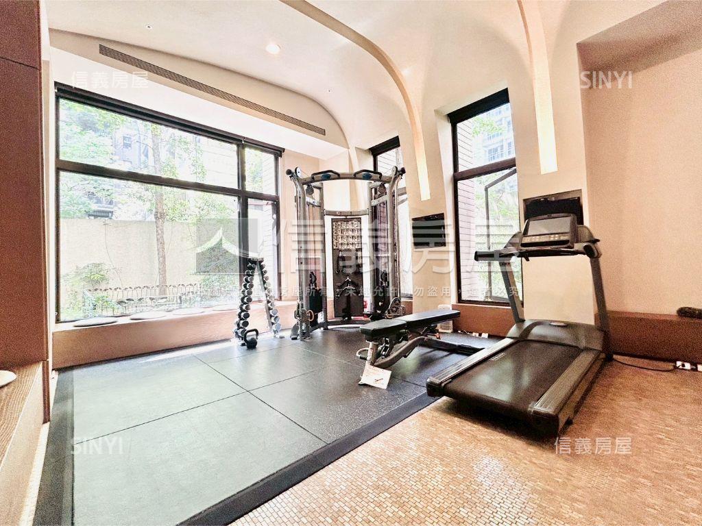 專任龍寶心臻邸５Ｂ房屋室內格局與周邊環境