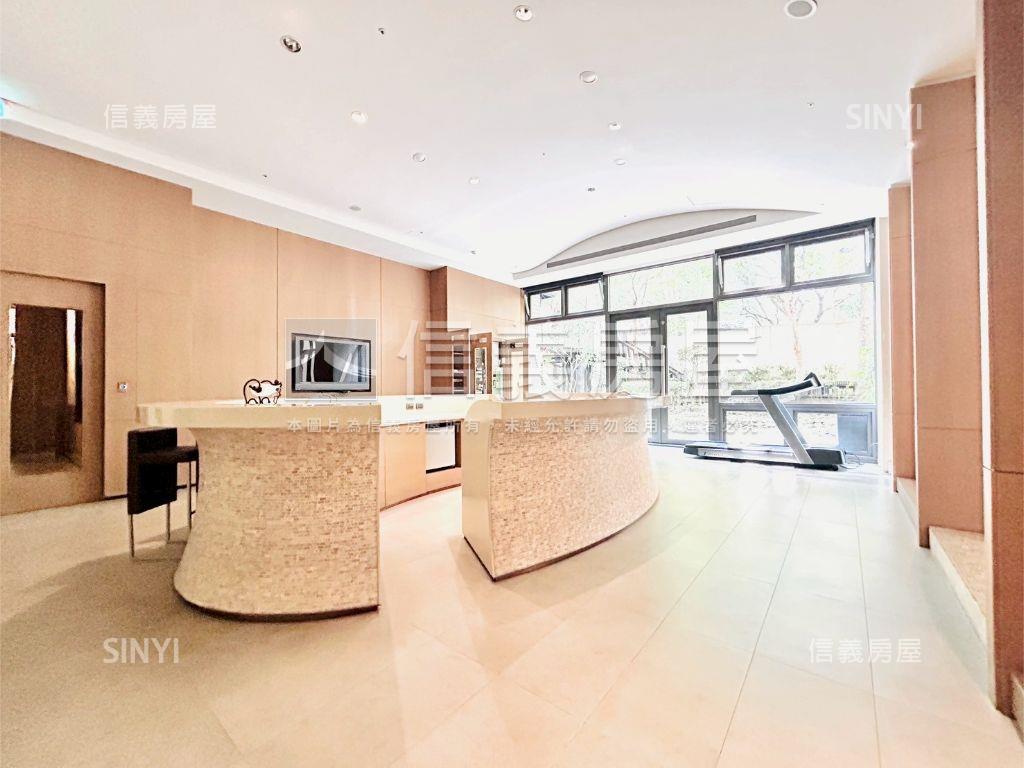 專任龍寶心臻邸５Ｂ房屋室內格局與周邊環境