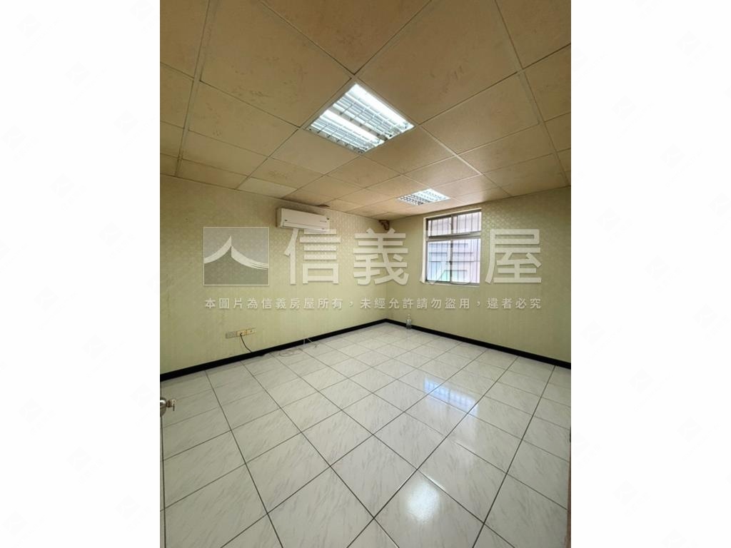 撲滿大露台稀有美屋房屋室內格局與周邊環境