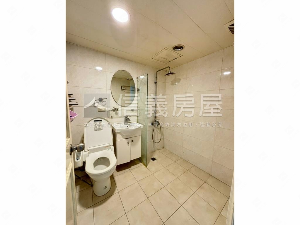撲滿大露台稀有美屋房屋室內格局與周邊環境