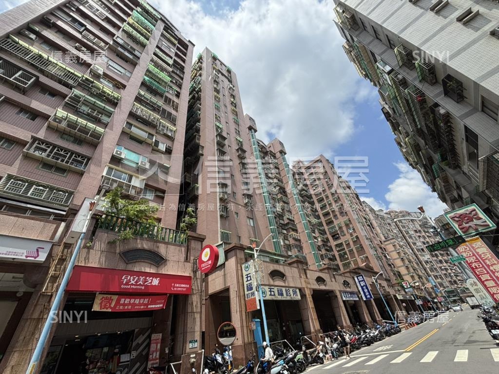 撲滿大露台稀有美屋房屋室內格局與周邊環境