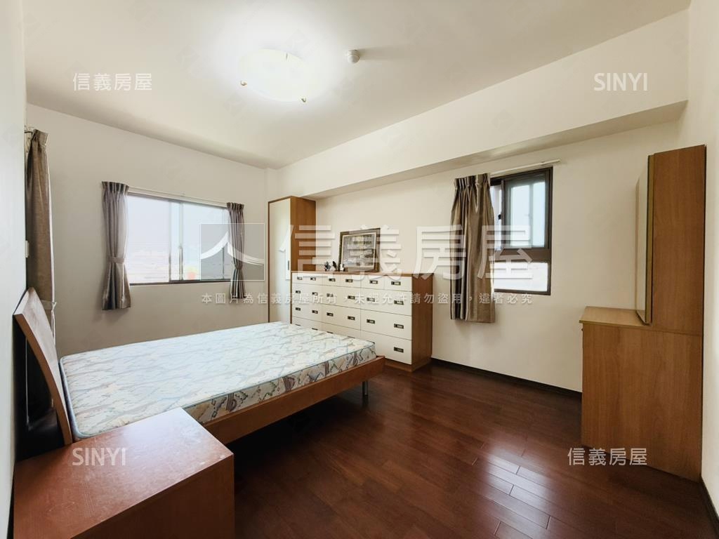 東區三面採光四房平車房屋室內格局與周邊環境