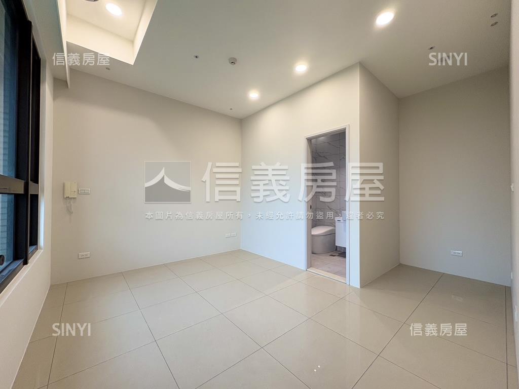 副都心景觀中央星鑽讚讚房屋室內格局與周邊環境