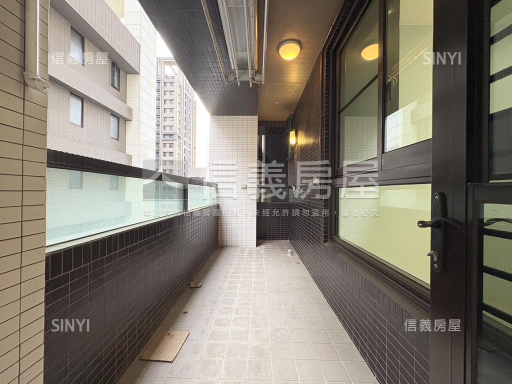 副都心景觀中央星鑽讚讚房屋室內格局與周邊環境