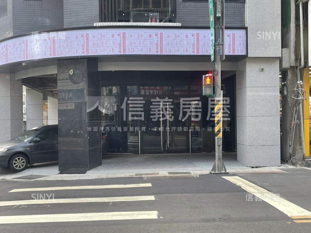 公園大院稀有店面房屋室內格局與周邊環境