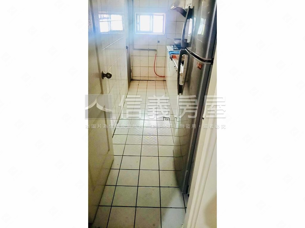 專任～領袖王朝方正三房房屋室內格局與周邊環境