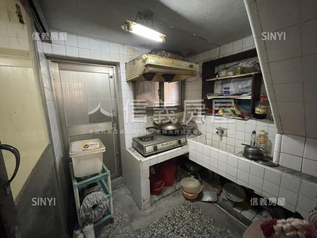 五福三路．雄女旁住三土地房屋室內格局與周邊環境