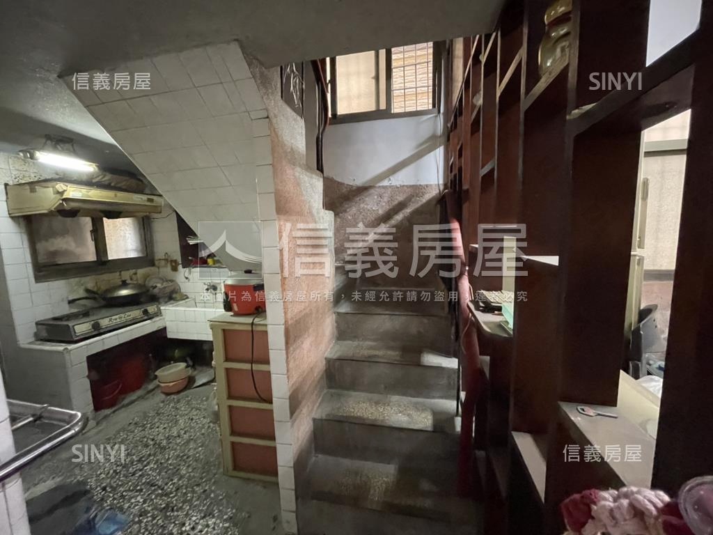 五福三路．雄女旁住三土地房屋室內格局與周邊環境