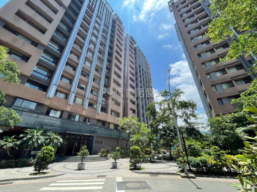 森泉灣露臺三房車位房屋室內格局與周邊環境