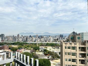 安家藏玉高樓看華山